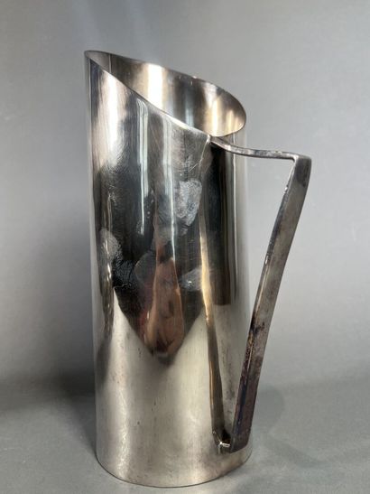Lot de métal argenté comprenant : une cafetière,...
