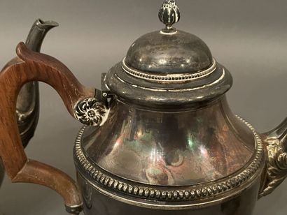 Théière, cafetière et pot à lait en argent...
