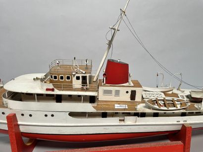 Lot de deux maquettes de bateaux :

Maquette...