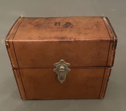 Étui à flacons de parfum en cuir havane accueillant...