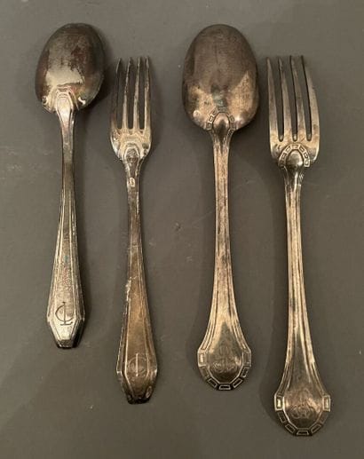 Deux couverts de naissance en argent, chiffrés...