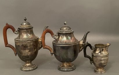 Théière, cafetière et pot à lait en argent...