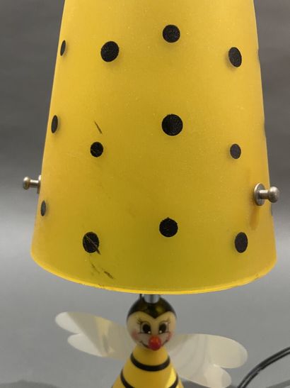 Yves BLAYO
Lampe abeille en PV et bois
H...