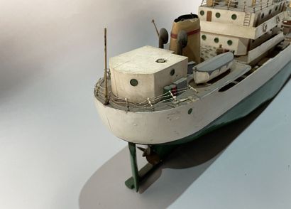 Lot de deux maquettes de bateaux :

Maquette...