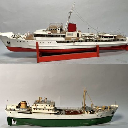 Lot de deux maquettes de bateaux :

Maquette...