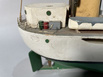 Lot de deux maquettes de bateaux :

Maquette...