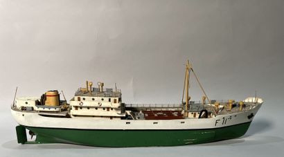Lot de deux maquettes de bateaux :

Maquette...