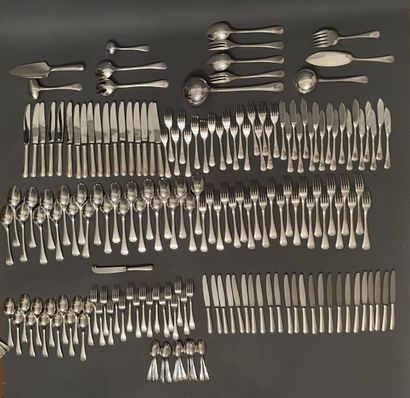 Maison CHRISTOFLE
Importante ménagère en...