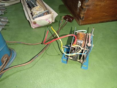 JEP electric train including level crossing,...