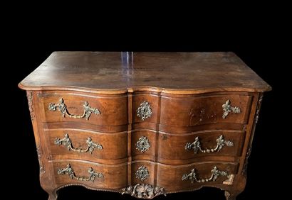 Natural wood chest of drawers, crossbow front...
