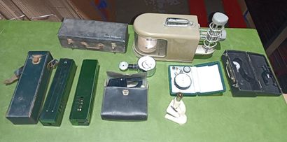 Batch of various measuring instruments including...