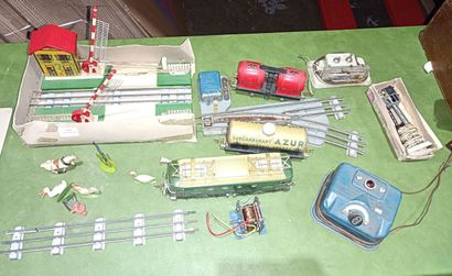 JEP electric train including level crossing,...