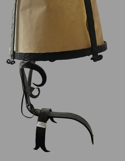 Wrought iron table lamp.
Gothic style.
Height:...