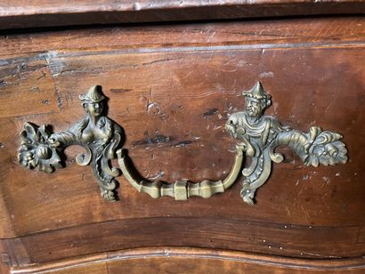 Natural wood chest of drawers, crossbow front...