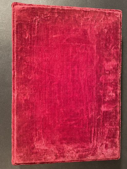 Red-coated wooden base
32 x 23 cm
Wear and...