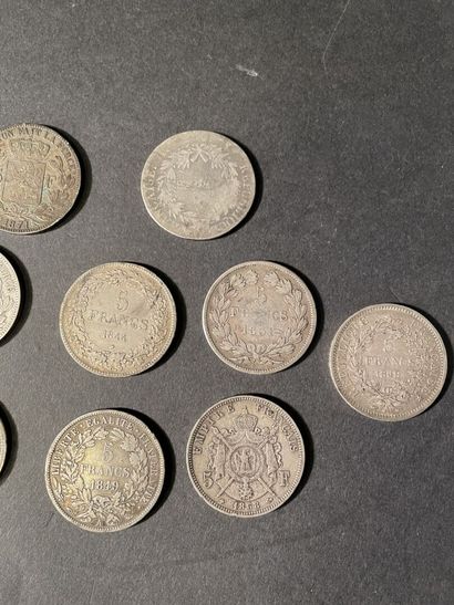 Lot of silver coins.
Weight : 249 g