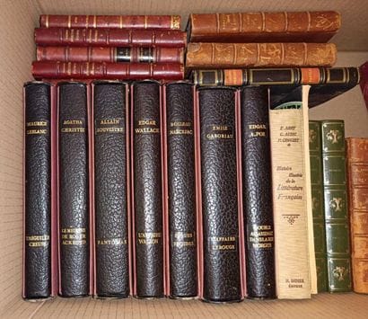 Lot of bound and paperback books, mainly...