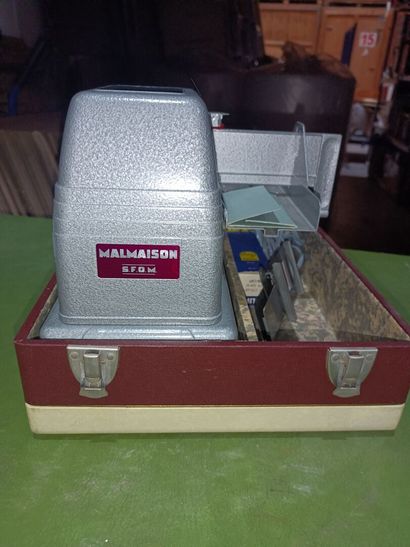 Batch of various measuring instruments including...