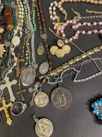 Large lot of costume jewelry including rings,...