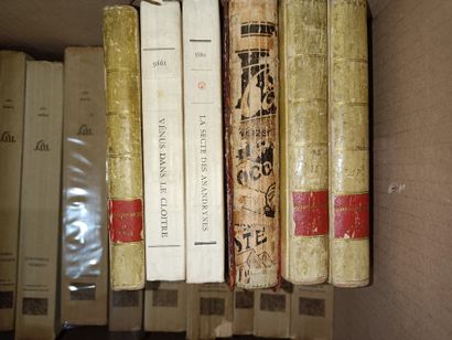 Lot of bound and paperback books, mainly...
