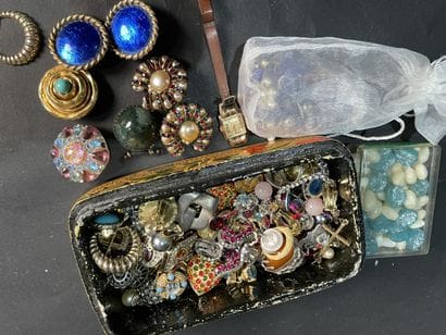 A very strong batch of costume jewelry.