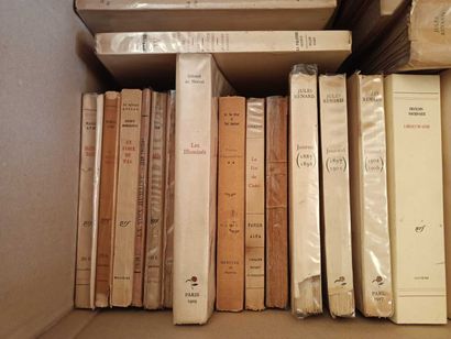 Lot of bound and paperback books, mainly...