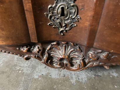 Natural wood chest of drawers, crossbow front...