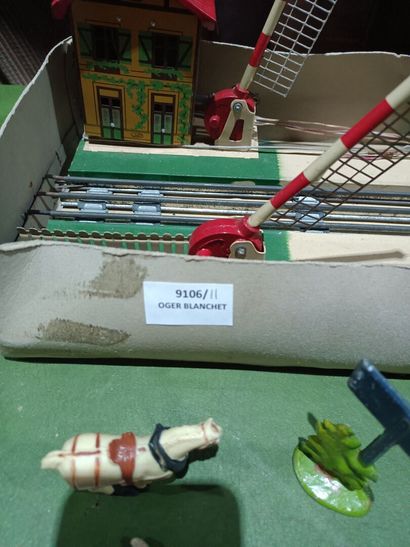 JEP electric train including level crossing,...