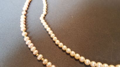Cultured pearl necklace.

Also included:
Pearl...