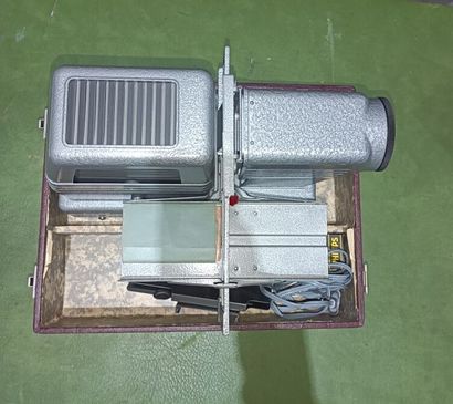 Batch of various measuring instruments including...