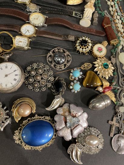 Large lot of costume jewelry including rings,...