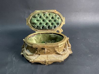Jules MOIGNIEZ (1835-1894)
Bird jewelry box...