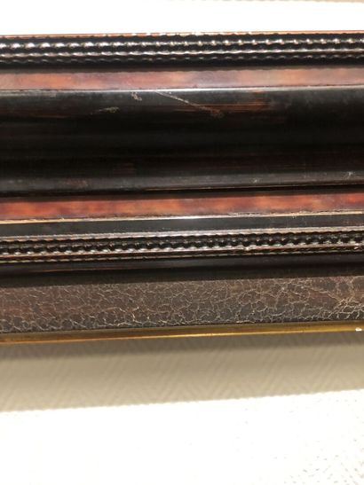 Wood frame with imitation tortoiseshell molding
Ext:...