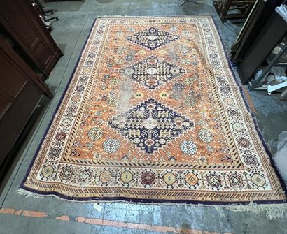 Large wool carpet
404 x 295 cm.
Heavy wear...