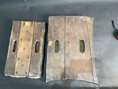 Wooden fabric printing plate carved with...
