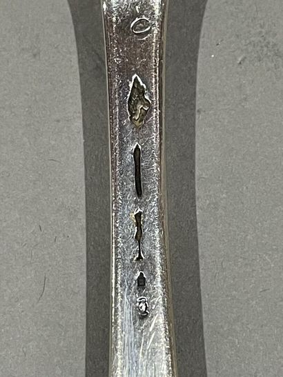 Cuillère en argent chiffrée A. Modèle uniplat....
