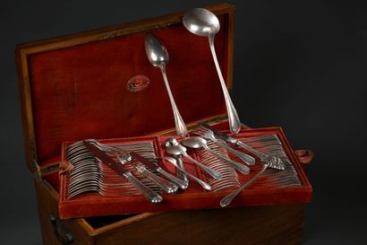 Ménagère en métal argenté, modèle à filet...