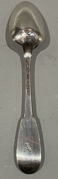Cuillère en argent chiffrée A. Modèle uniplat....
