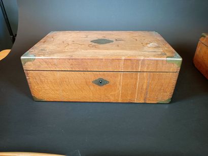 Ménagère en argent, modèle à filet chiffré...