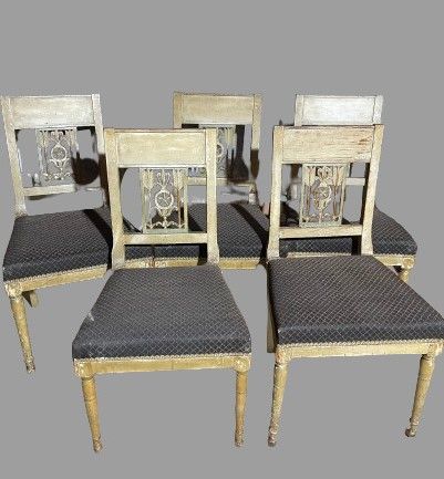 Suite de six chaises en bois relaqué vert...
