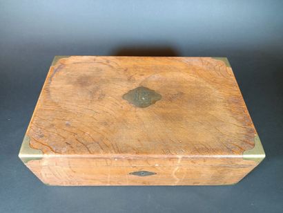 Ménagère en argent, modèle à filet chiffré...