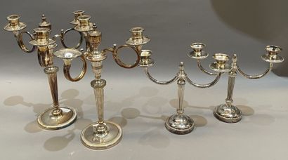 Paire de flambeaux à trois bras de lumière...