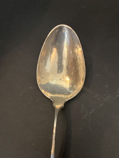Importante cuillère à ragout en argent étranger...