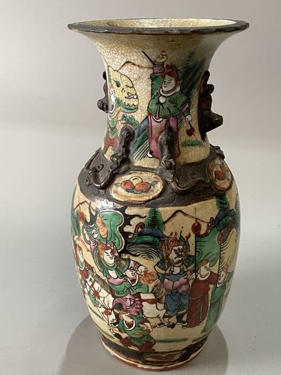Vase Nankin à décor de guerriers
H :34 cm
Petit...