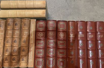 Lot of bound and paperback books,
mainly...