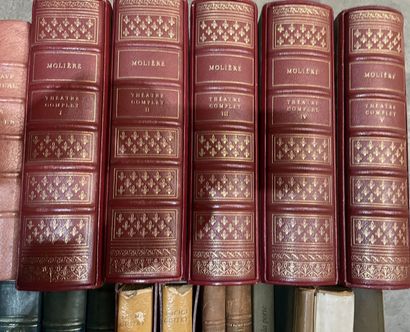 Lot of bound and paperback books,
mainly...