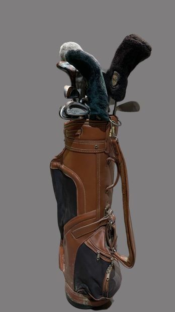 4 sacs de golf en toile et cuir comprenant...