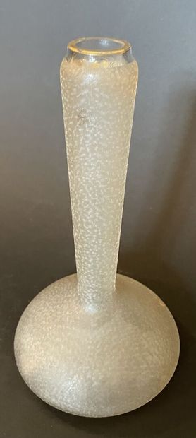 Vase soliflore en verre granité à décor de...