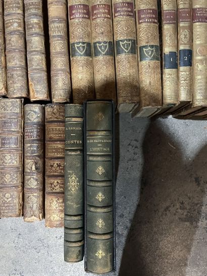 Lot of bound and paperback books,
mainly...