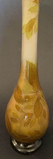 GALLE
Vase soliflore balustre en verre multicouche...